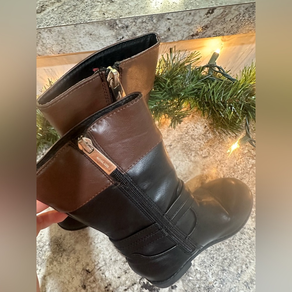 Kids Michael Kors Boots - Picture 3 of 8